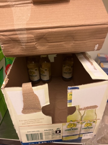 1384716-38 Parti med diverse alkoholhaltiga drycker