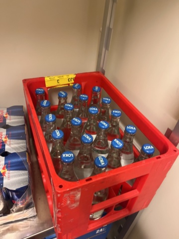 1384716-40 Parti med diverse alkoholhaltiga drycker