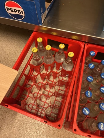 1384716-42 Parti med diverse alkoholhaltiga drycker