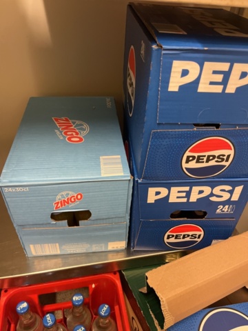 1384716-43 Parti med diverse alkoholhaltiga drycker