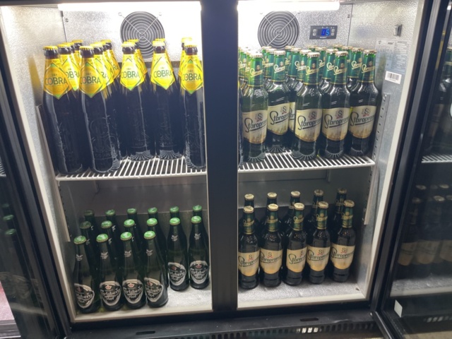 1384716-50 Parti med diverse alkoholhaltiga drycker