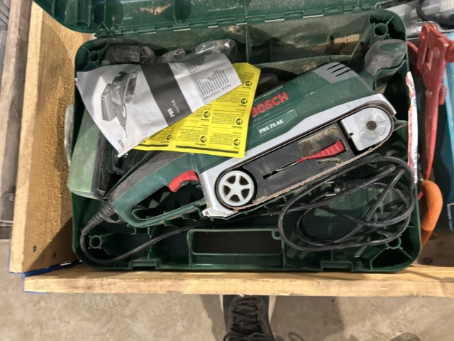 1454844-18 Samling med elhandverktyg och maskiner - 3 pallar