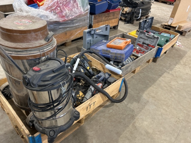 1454844-2 Samling med elhandverktyg och maskiner - 3 pallar