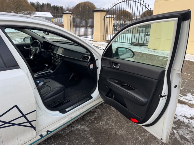 1405479-28 Kia Optima Sport Wagon Plug-in Hybrid Automatic, 205hp, 2018