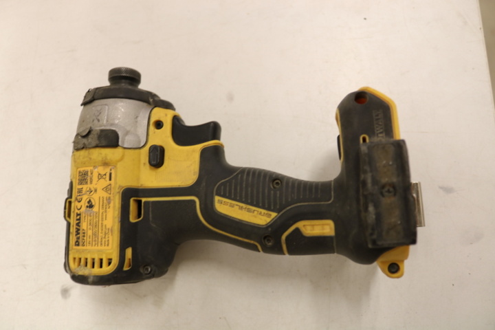 1416771-11 DeWalt paket med 2 maskiner