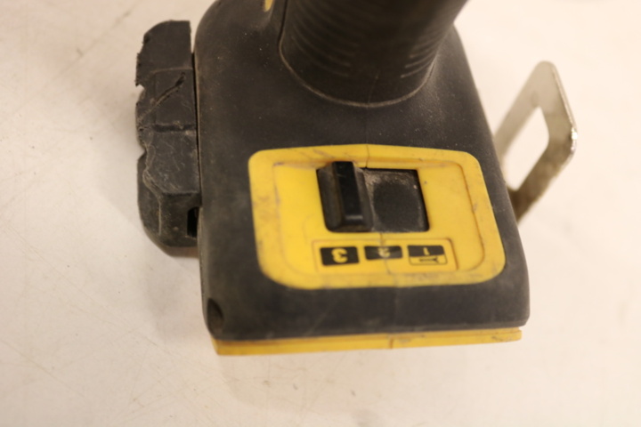 1416771-16 DeWalt paket med 2 maskiner