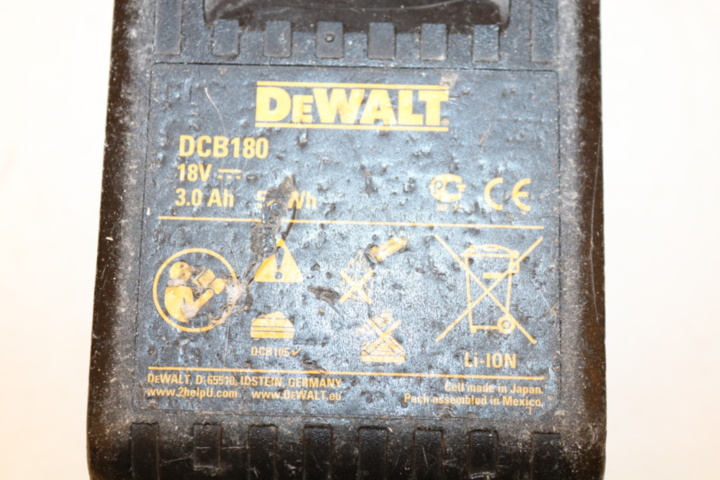 1416771-28 DeWalt paket med 2 maskiner