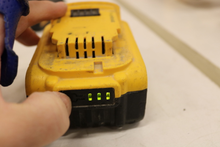 1416771-30 DeWalt paket med 2 maskiner