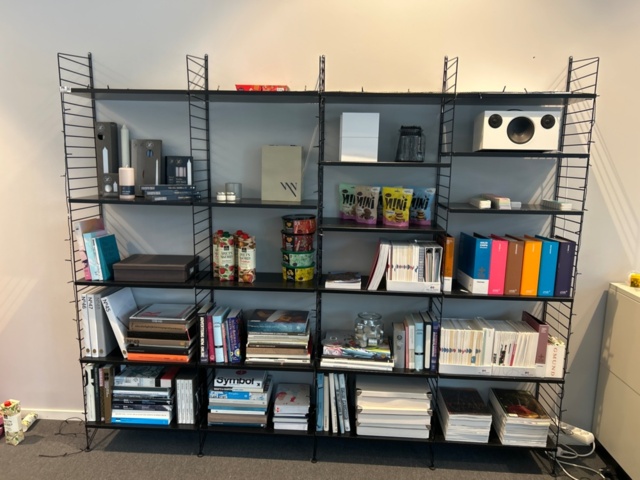 1410926-1 String shelves