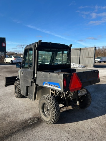 1427578-12 Elektriskt terrängfordon med plogblad, vinsch och dragkrok - Polaris Ranger EV -2021