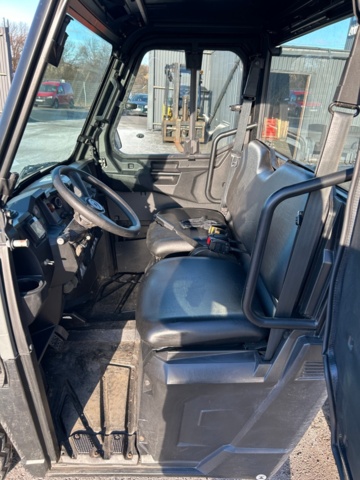 1427578-25 Elektriskt terrängfordon med plogblad, vinsch och dragkrok - Polaris Ranger EV -2021