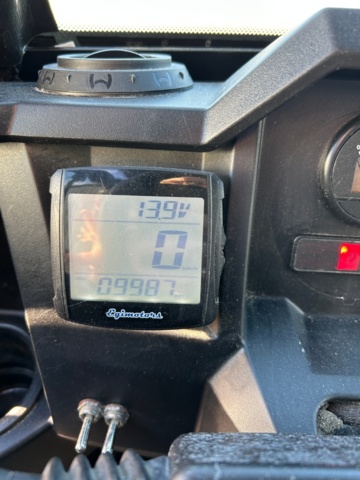 1427578-31 Elektriskt terrängfordon med plogblad, vinsch och dragkrok - Polaris Ranger EV -2021