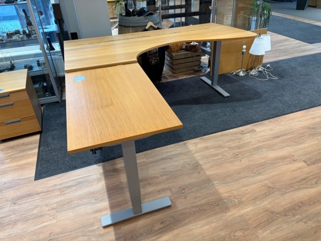 1479395-2 Office furniture - Desks, chests, etc.