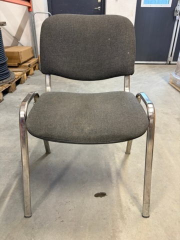 1479396-4 Collection of lamps and chairs