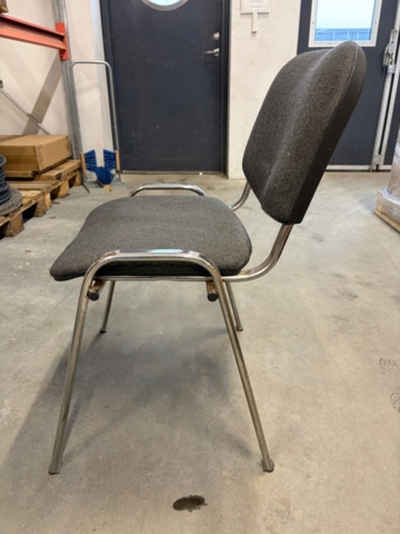 1479396-5 Collection of lamps and chairs