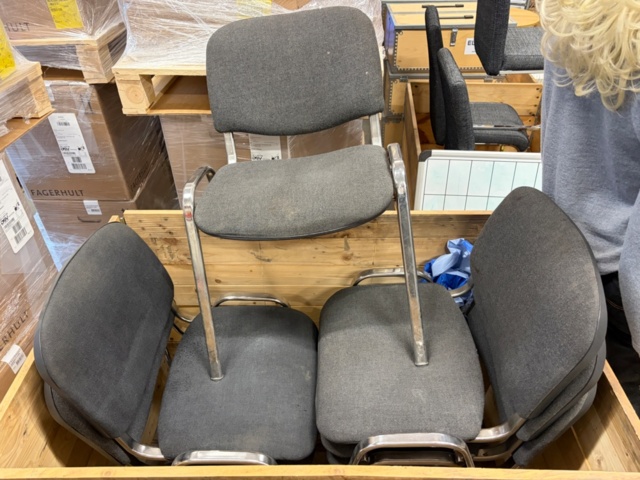 1479396-7 Collection of lamps and chairs