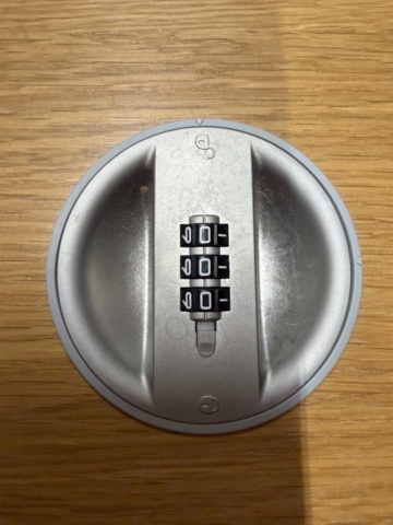 1479395-11 Office furniture - Desks, chests, etc.