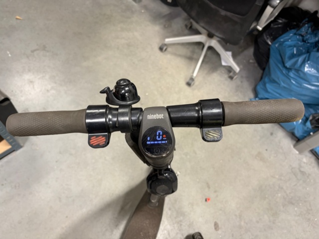 1479418-4 Electric scooters 2 pcs - Ninebot by Segway