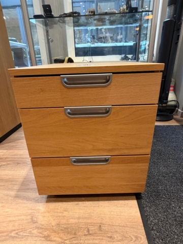 1479395-6 Office furniture - Desks, chests, etc.