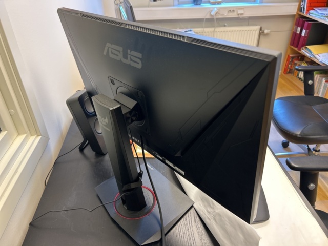 1454873-6 Computer monitors 2 pcs 24" and 27" - Dell / ASUS