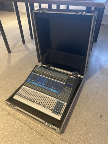 1470205-3 Digitalt/analogt hybrid-mixerbord från PreSonus