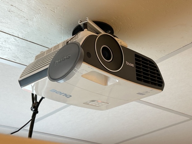 1454875-1 Projector with screen - BenQ