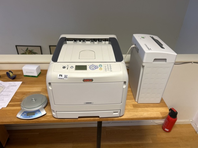 1454876-1 Office equipment - Printer, shredder and digital scale