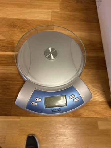 1454876-8 Office equipment - Printer, shredder and digital scale