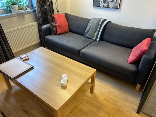 1454877-4 Lunchmöbler - bord med 4 stolar samt soffa med soffbord