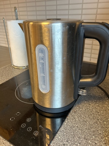 1454878-4 Coffee maker and kettle