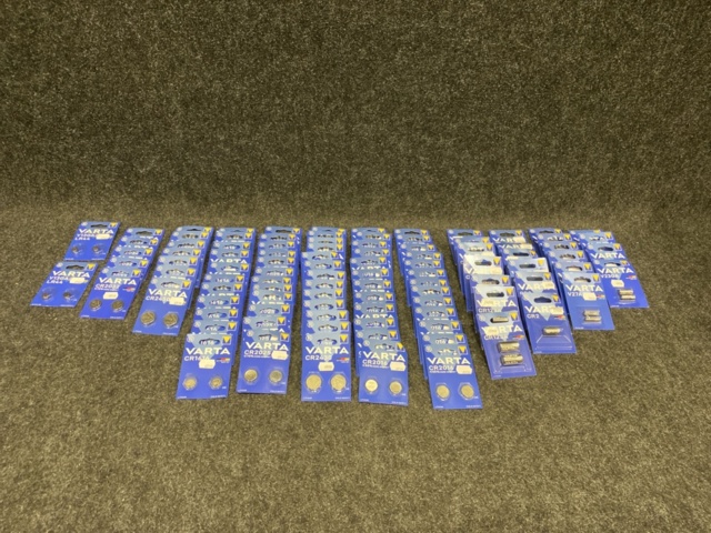 1478182-1 Ca 84 st Förpackningar batterier från Varta