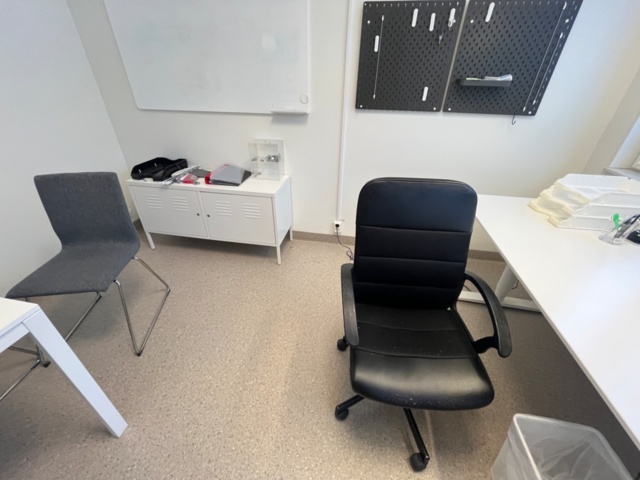 1424076-4 Office room with furniture - electric desk, meeting table, chairs, storage