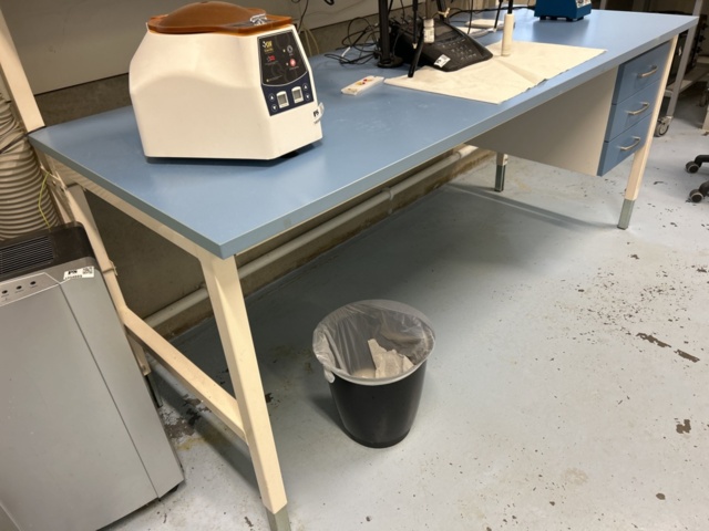 1454884-7 Workbenches with storage 2 pcs