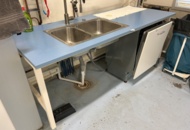 1454891 Workbench with sink and mixer