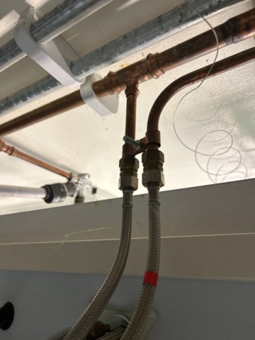 1454891-7 Workbench with sink and mixer