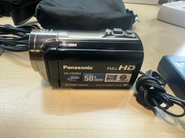 1479889-3 Digital video cameras 2pcs & various accessories