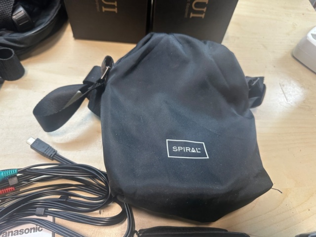 1479889-6 Digital video cameras 2pcs & various accessories