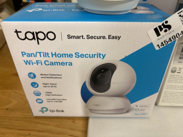 1454904-3 Collection of various technology products - surveillance cameras, doorbells and Wi-Fi systems