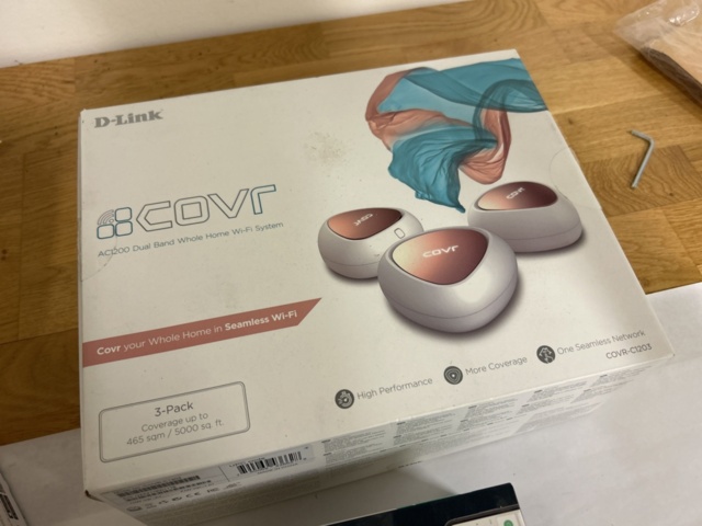 1454904-6 Collection of various technology products - surveillance cameras, doorbells and Wi-Fi systems