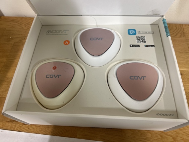 1454904-8 Collection of various technology products - surveillance cameras, doorbells and Wi-Fi systems