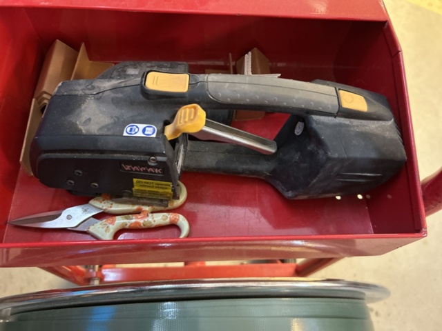 1454909-4 Packing trolley with belt roller