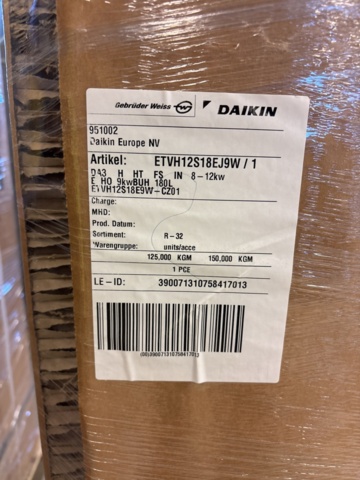 1443799-2 Daikin ETVH12S18EJ9W luft-till-vatten-värmepump