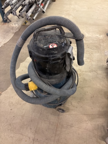 1443802-12 3st industridammsugare