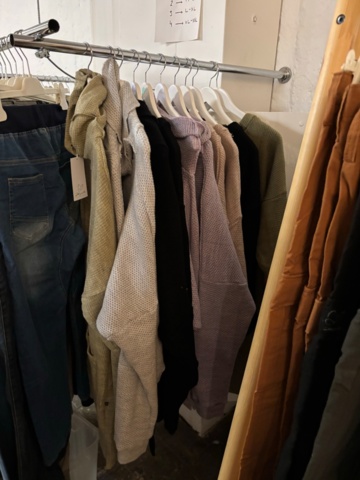 1409511-52 Large batch of stock from clothing store