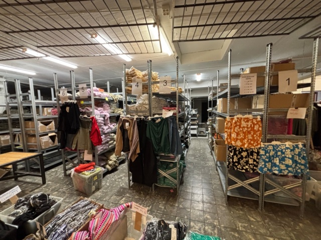 1409511-51 Large batch of stock from clothing store