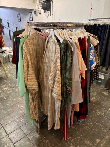 1409511-65 Large batch of stock from clothing store