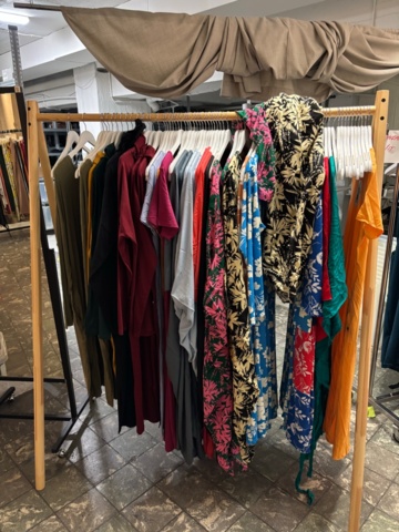 1409511-67 Large batch of stock from clothing store