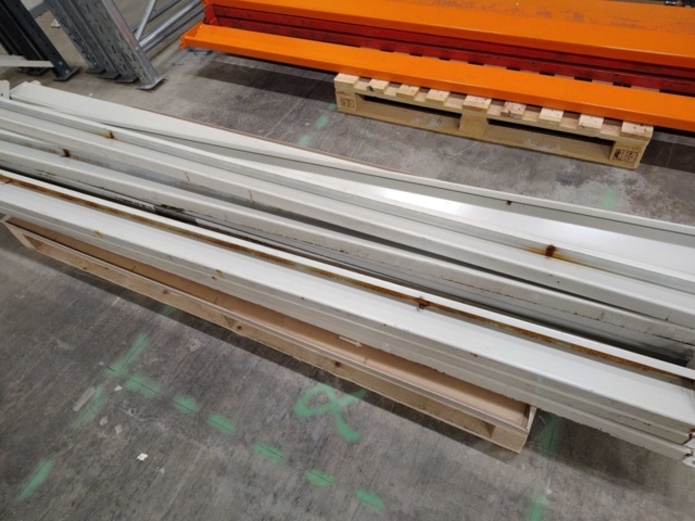 1478533-3 Pallet racks – different colors and dimensions