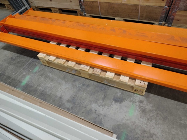 1478533-4 Pallet racks – different colors and dimensions