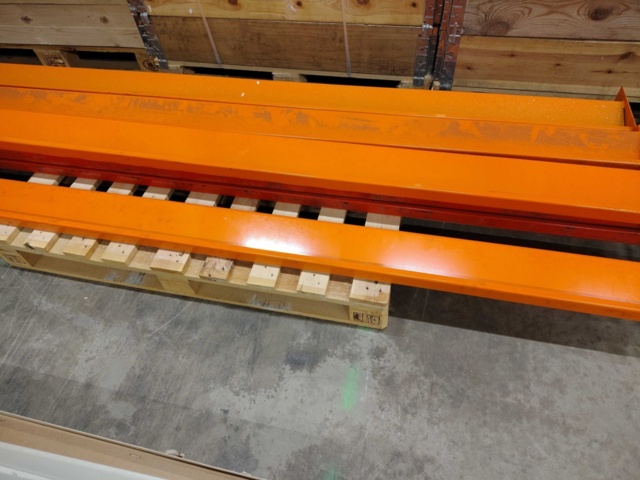 1478533-5 Pallet racks – different colors and dimensions